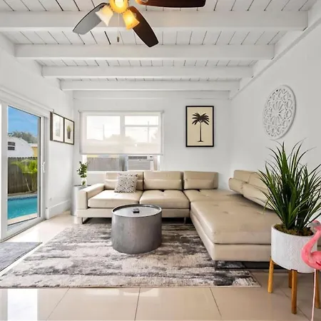 Amazing 3 Bed House With Gameroom And Fun Backyard
